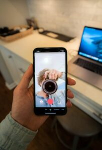 Social Media for Amateur Photographers: Getting Started and Best Practices 4 aaron weiss UhSZEG0iLFY unsplash