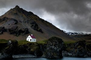 Feed Your Wanderlust With These 5 Travel Photo Guides 1 cassie boca 06jGTfErpWo unsplash