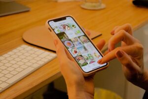 Social Media for Amateur Photographers: Getting Started and Best Practices 1 gabrielle henderson bmUa09zy2ZQ unsplash